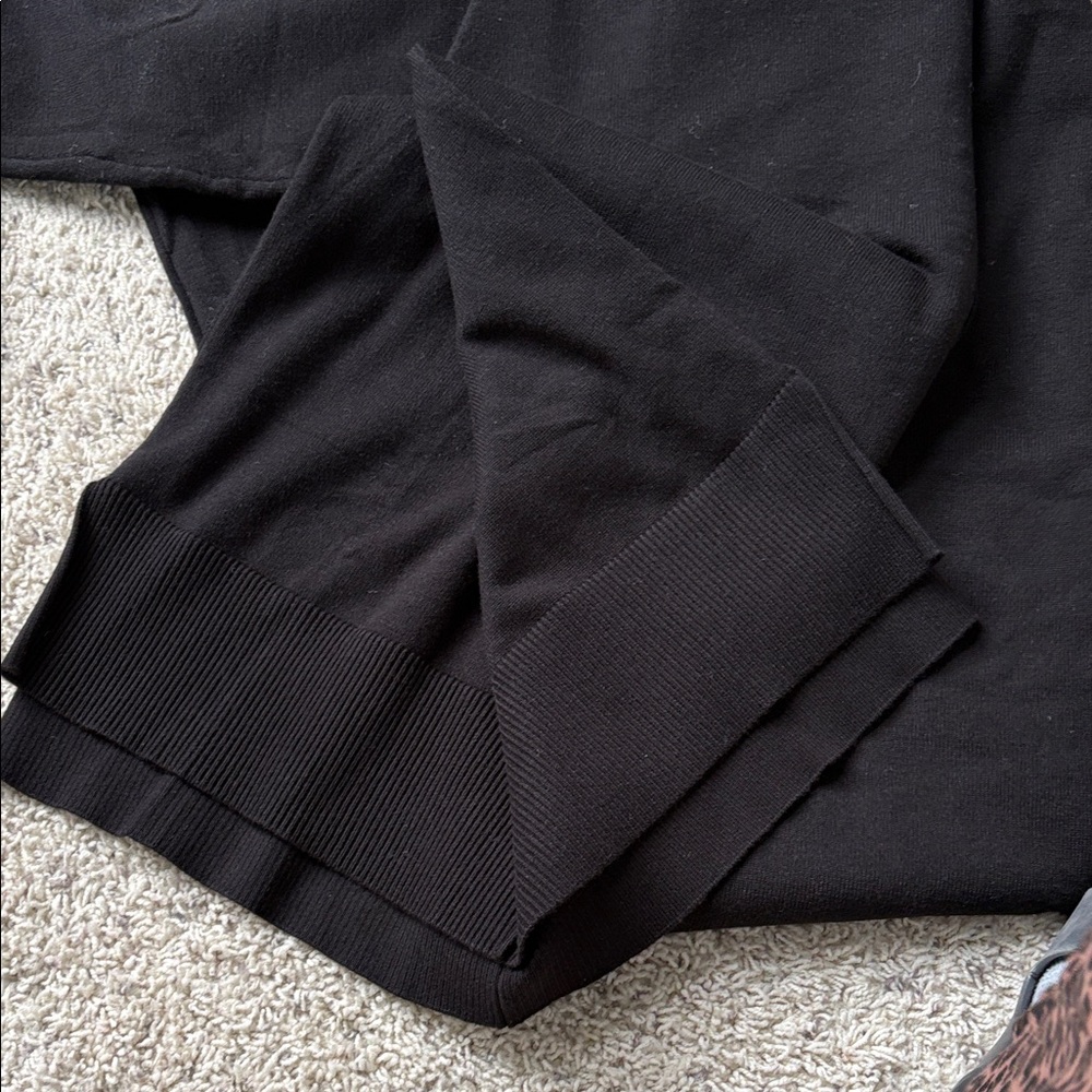 Women’s Black 2 piece Sweater Set XL - Picture 5 of 5